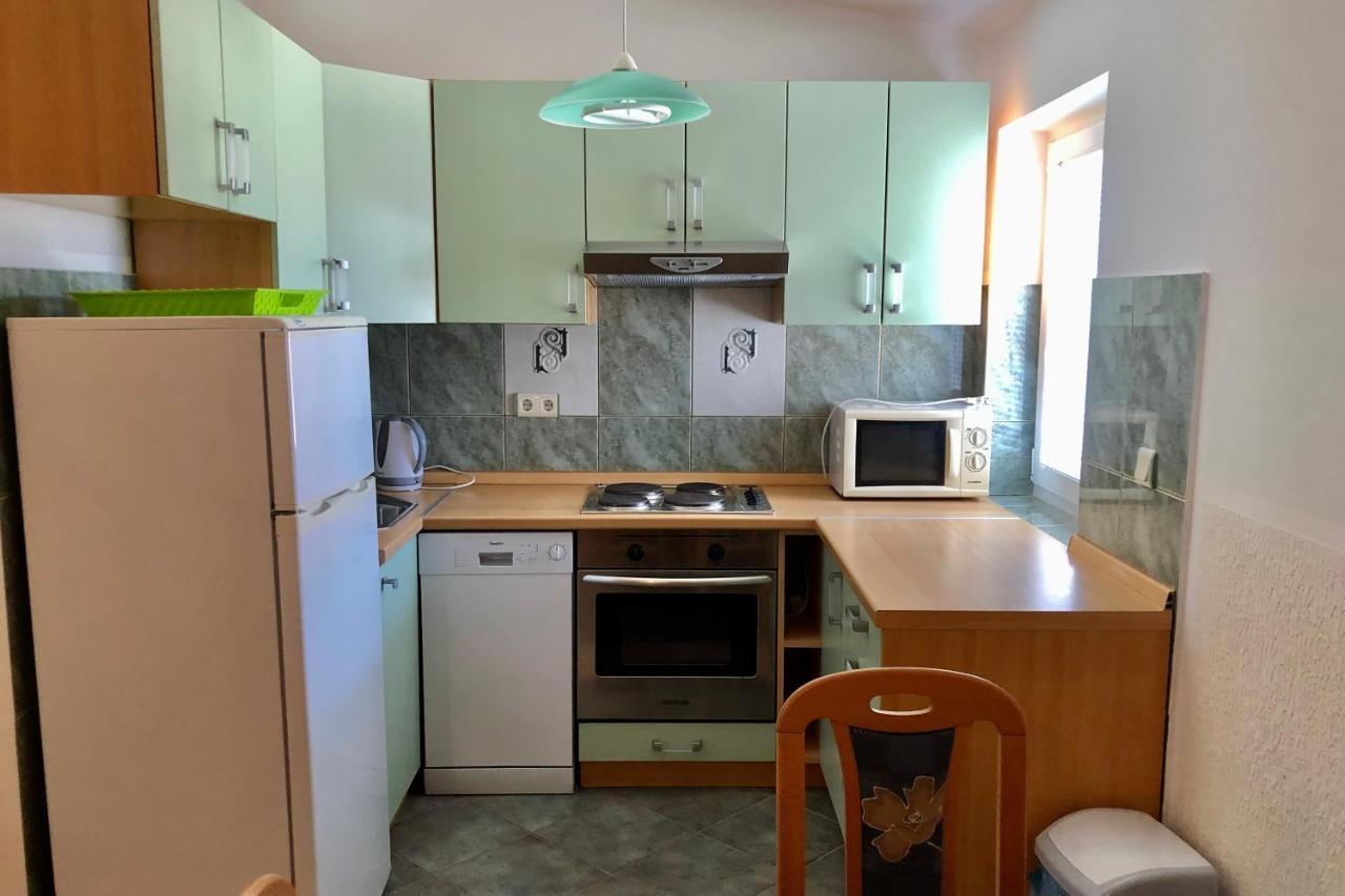 Villa Latina With 6 Apartments And A Shared Pool Vir Eksteriør billede